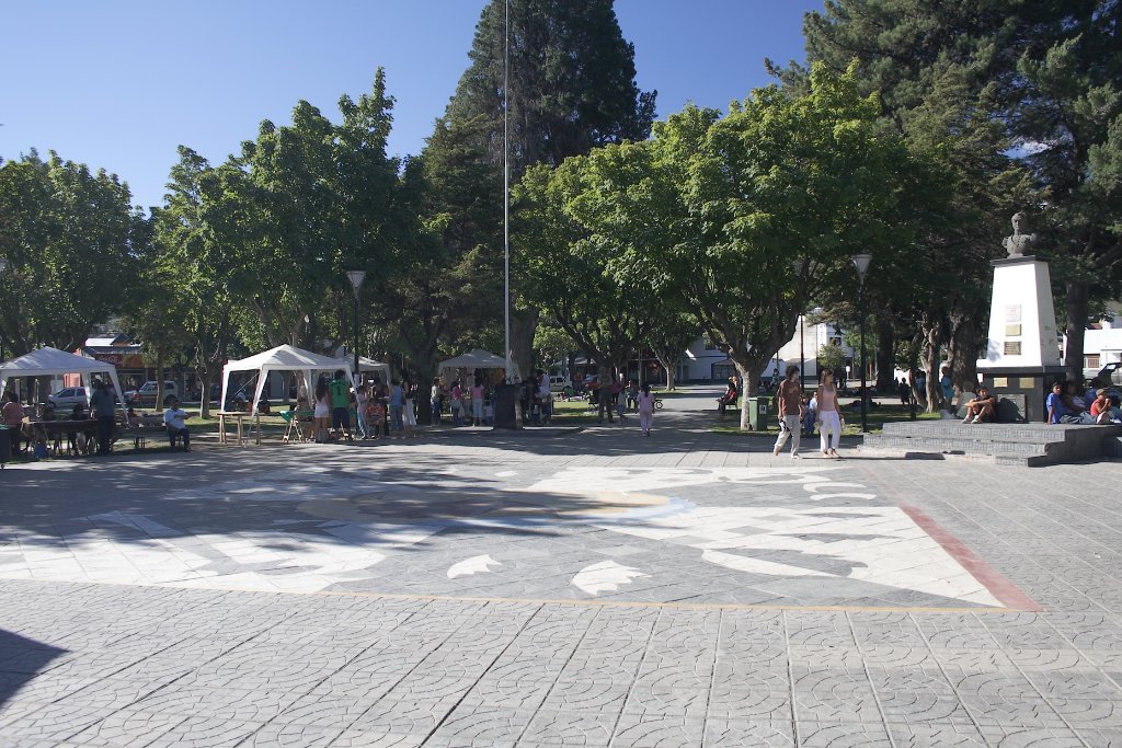 05-Esquel.JPG - Plaza de Esquel